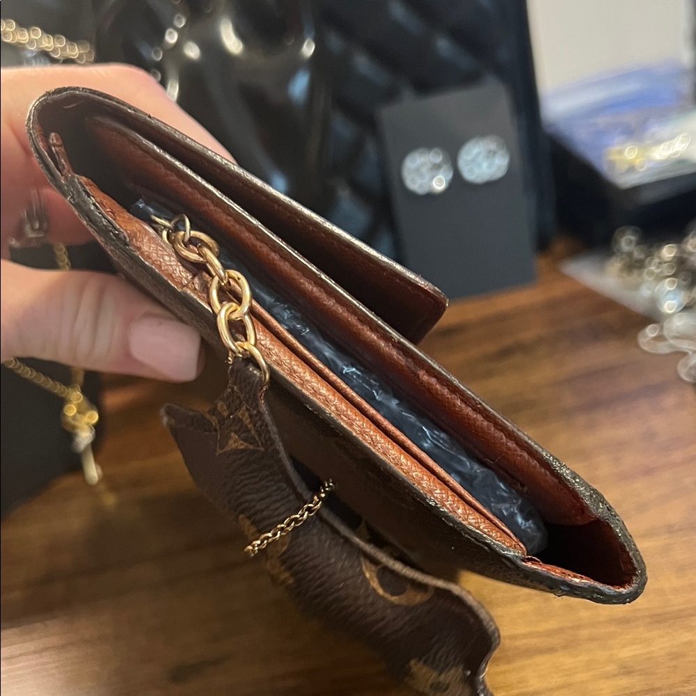 Beautiful 100% Authentic Louis Vuitton Monogram Clutch Fold-Over Wallet - Picture 8 of 15